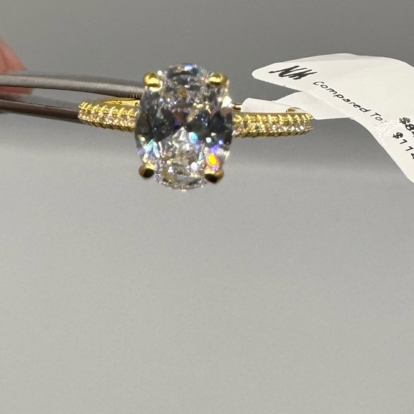 18k 1.5ct Oval Ring - Picture 8 of 11